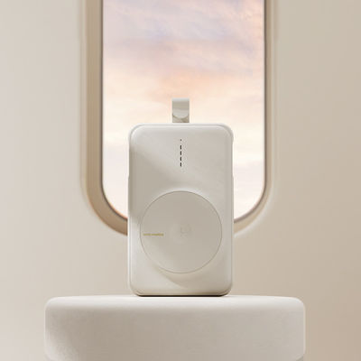 Magnetic Adsorption Power Bank 10000MAH 5W 7.5W Li Polymer Fireproof Charge Technology